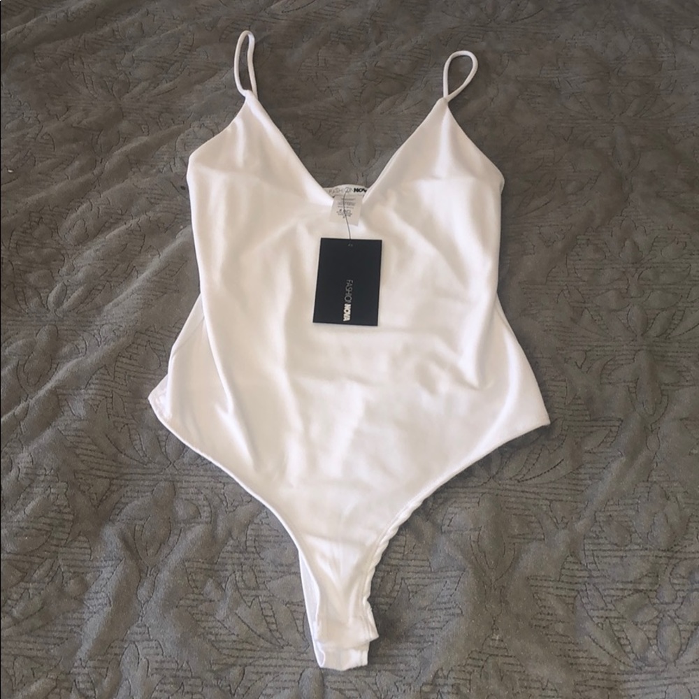 NWT 💗 FASHION NOVA WHITE BODYSUIT